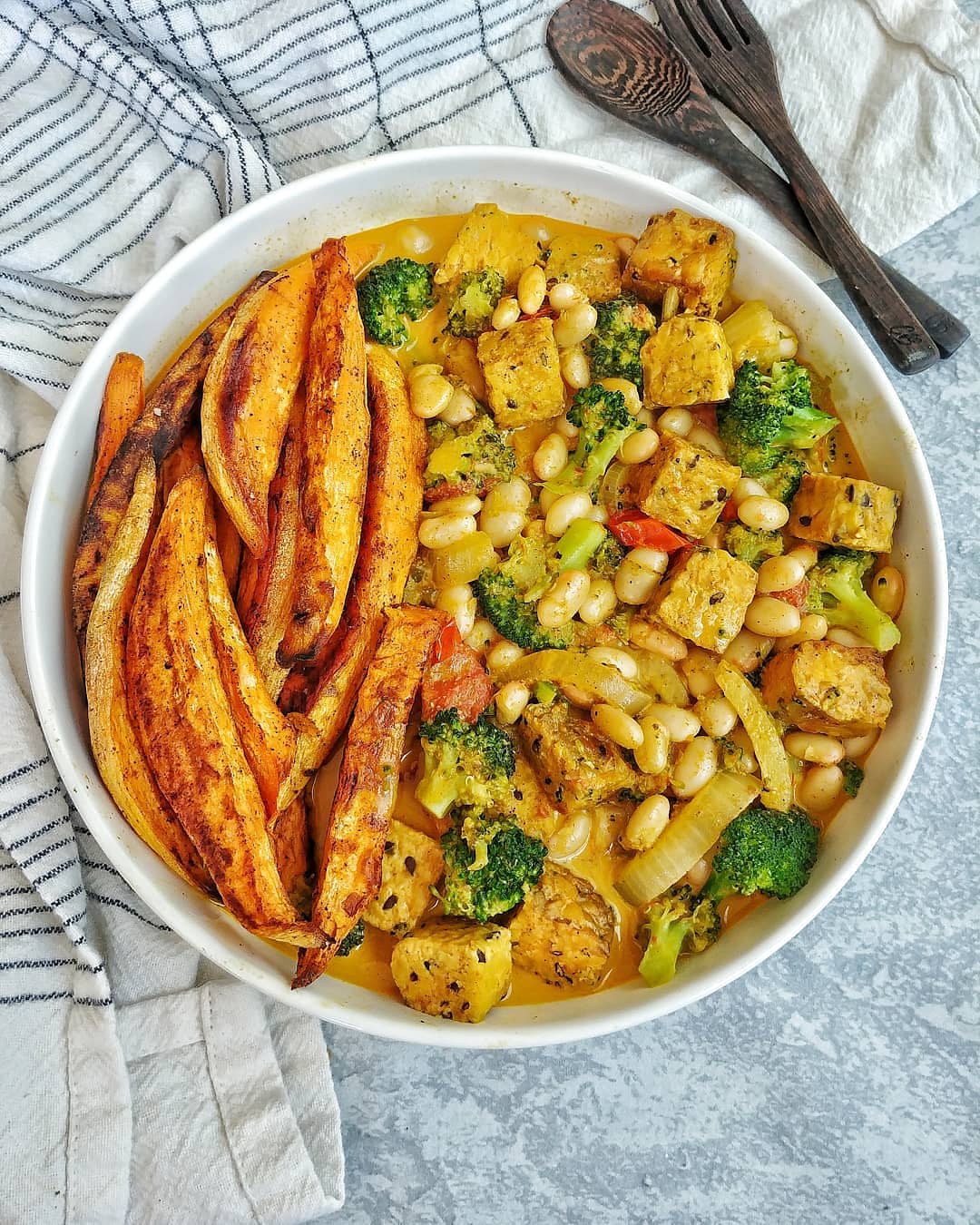 Roasted Sweet Potatoes with Tempeh Curry An easy dish with white beans ...